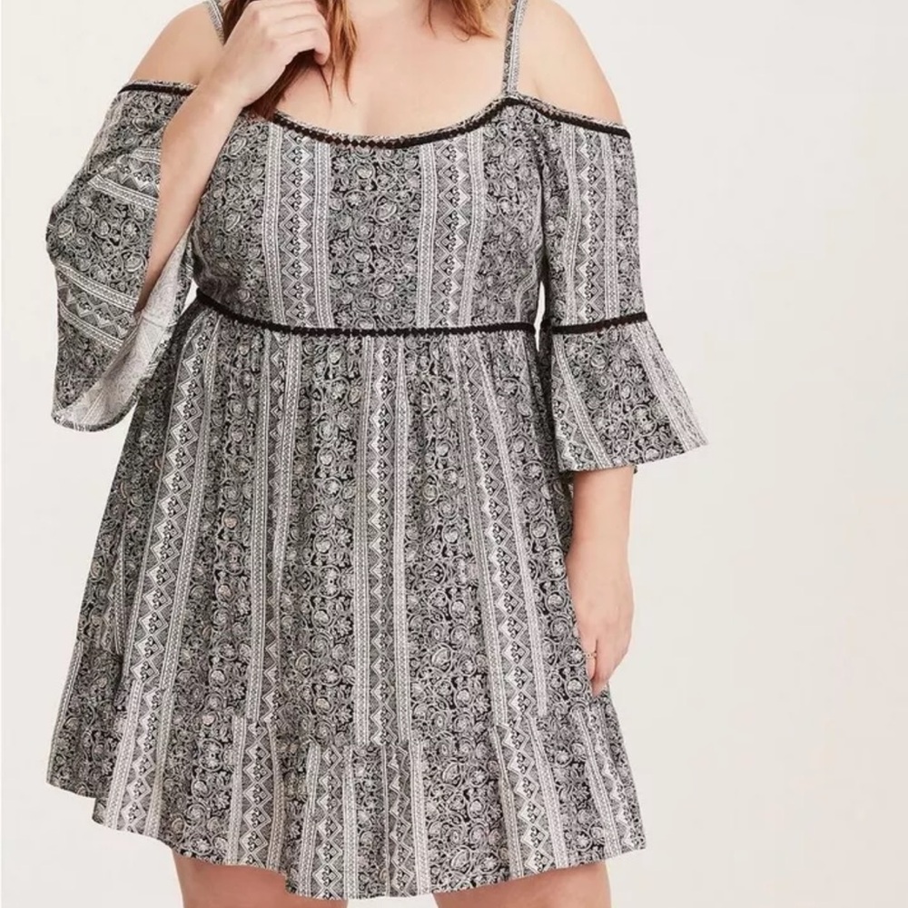 Torrid Mixed Print Off Shoulder Bell Challis Dress Plus Size 0 (L)